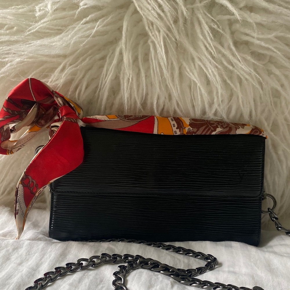 Louis Vuitton Epi Crossbody/ Wallet